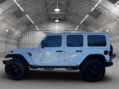 Used 2020 Jeep Wrangler Unlimited Sahara AWD/4WD image 4