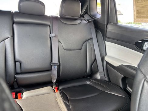 Used 2025 Jeep Compass Limited AWD/4WD image 38