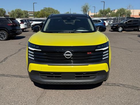 Used 2025 Nissan Kicks SR FWD image 2