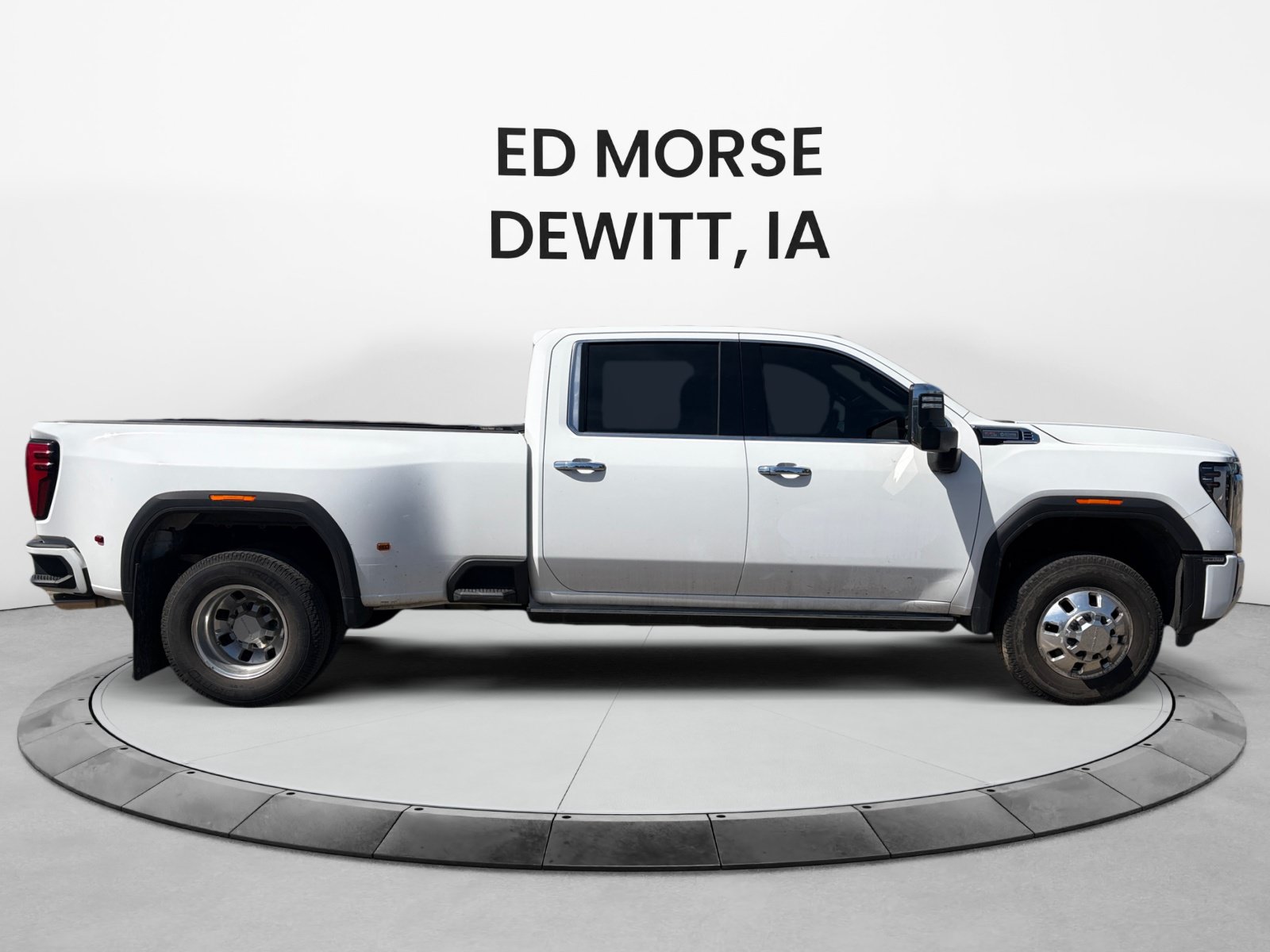 Used 2024 GMC Sierra 3500 Denali w/ Denali Reserve Package AWD/4WD image 6