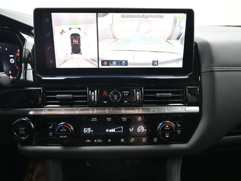 New 2026 Nissan Pathfinder Platinum AWD/4WD image 16