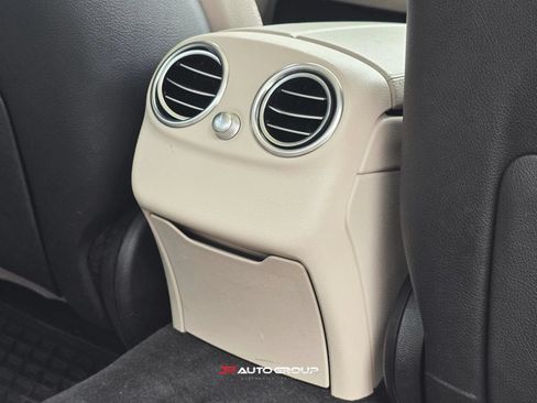 Used 2019 Mercedes-Benz C 300 4MATIC Sedan image 35