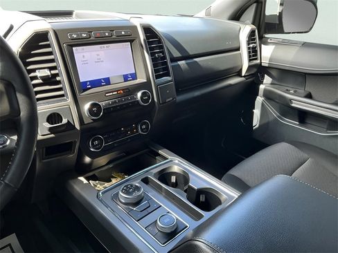 Used 2020 Ford Expedition XLT image 38