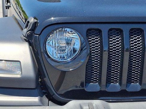 Certified 2022 Jeep Wrangler Unlimited Sport AWD/4WD image 9