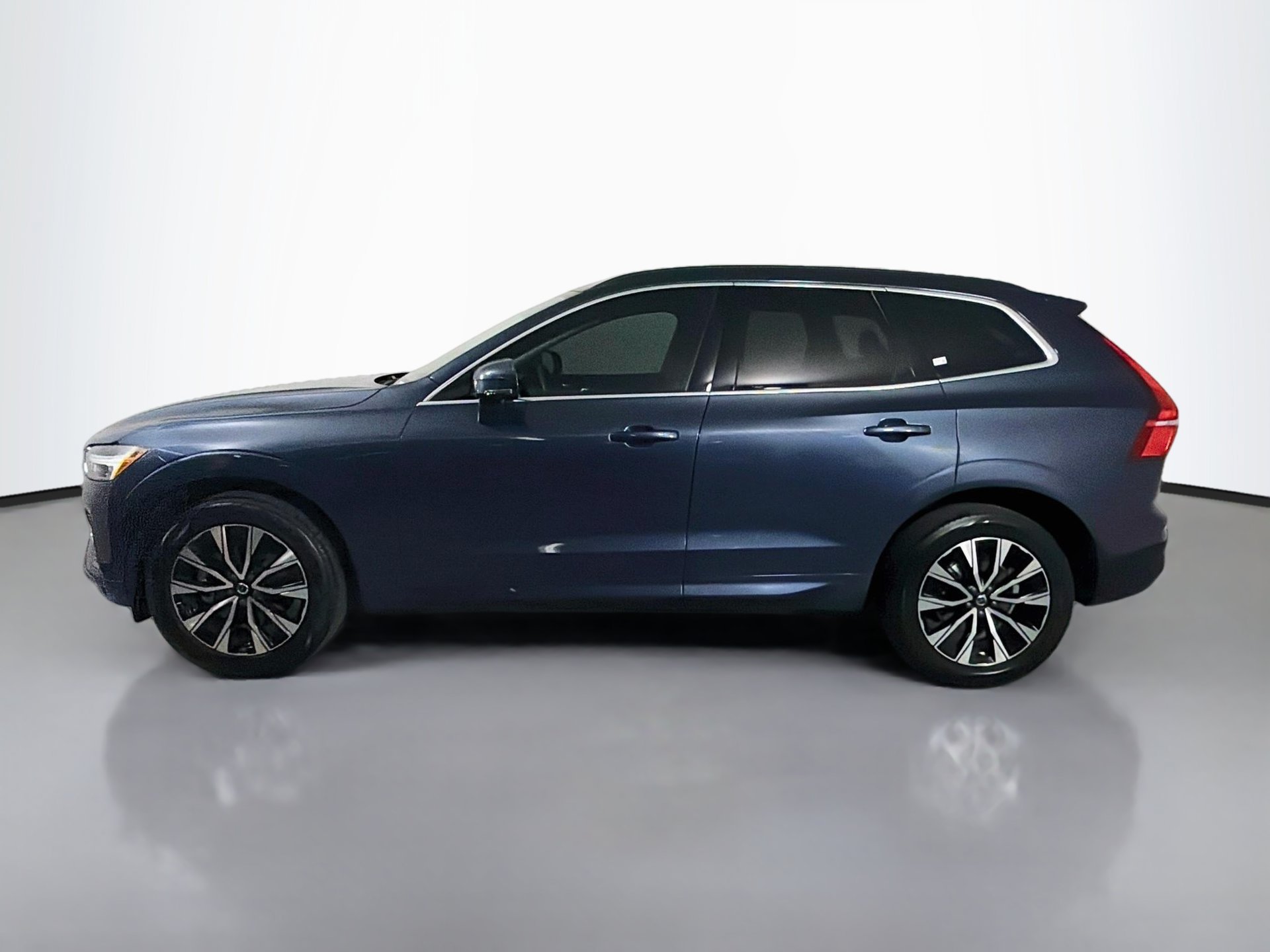 Certified 2023 Volvo XC60 B5 Core w/ Protection Package Premier FWD image 9