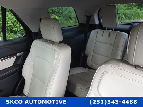 Used 2019 Ford Explorer Platinum image 23