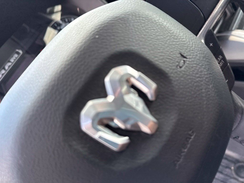 Used 2023 RAM 1500 Laramie AWD/4WD image 19