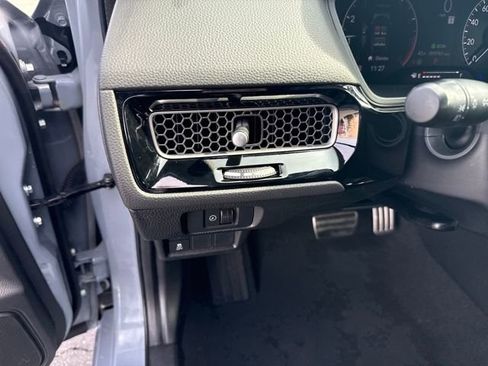 Used 2023 Honda Civic Sport image 15