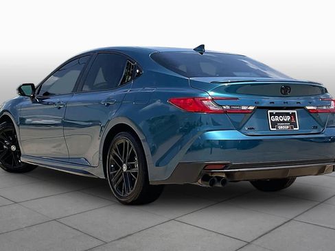 Used 2025 Toyota Camry SE FWD image 11
