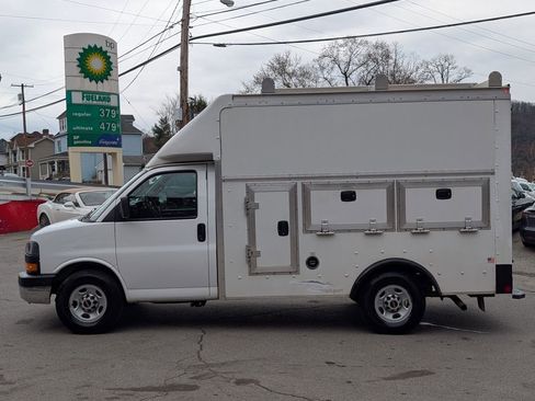 Used 2016 GMC Savana 3500 image 8