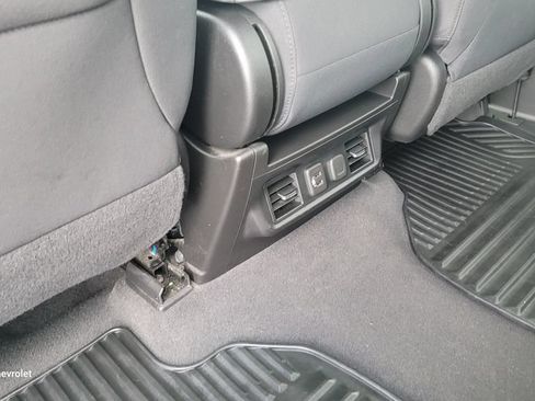 Used 2022 Chevrolet Silverado 1500 LT w/ Bed Protection Package AWD/4WD image 25