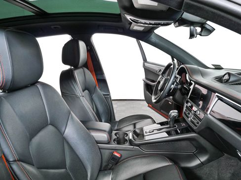 Certified 2024 Porsche Macan S AWD/4WD image 24