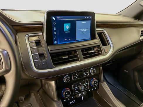 Used 2023 Chevrolet Suburban Premier image 26