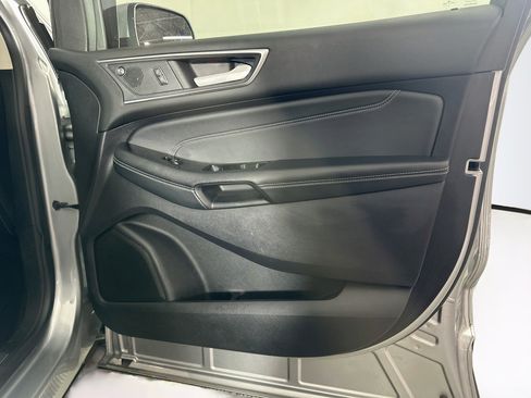 Used 2020 Ford Edge Titanium FWD image 31