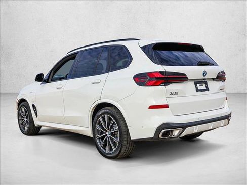 New 2026 BMW X5 xDrive50e w/ M Sport Package AWD/4WD image 7