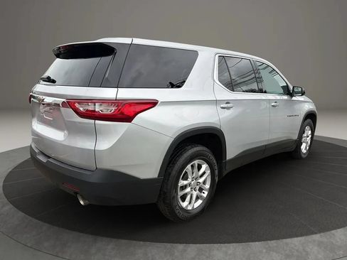 Used 2019 Chevrolet Traverse LS FWD image 5