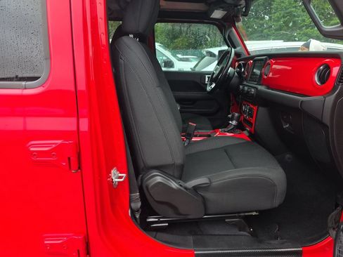 Used 2020 Jeep Gladiator Overland AWD/4WD image 7