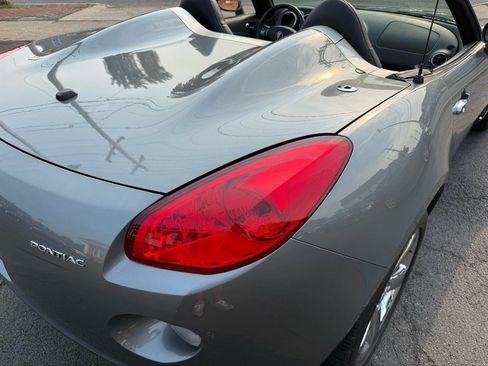 Used 2007 Pontiac Solstice Convertible w/ Premium Package RWD image 12