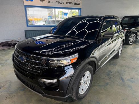 Used 2022 Ford Explorer XLT w/ Equipment Group 202A AWD/4WD image 6