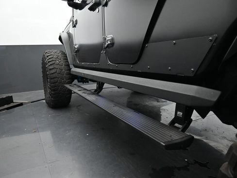 Used 2020 Jeep Gladiator Rubicon image 18