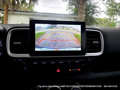 Used 2022 Hyundai Venue SEL FWD image 35