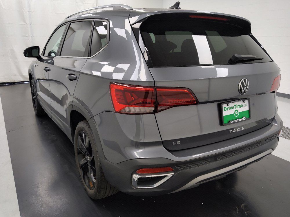 Used 2023 Volkswagen Taos SE w/ Black Wheel Package FWD image 5