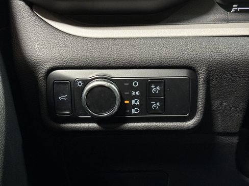Used 2023 Ford Explorer XLT AWD/4WD image 18