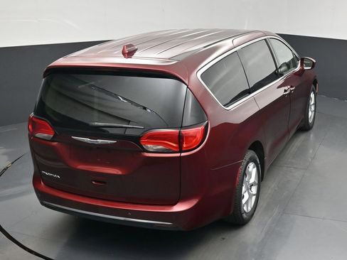 Used 2020 Chrysler Pacifica Touring w/ Tire & Wheel Group FWD image 24