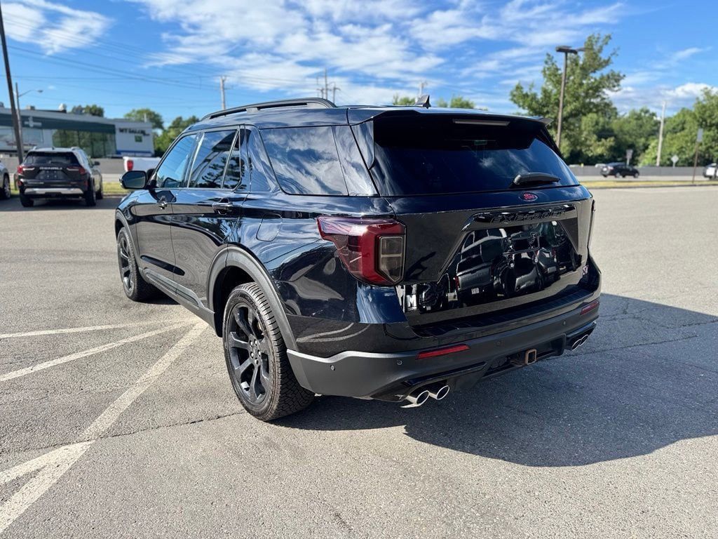 Used 2023 Ford Explorer ST w/ Technology Package AWD/4WD image 4
