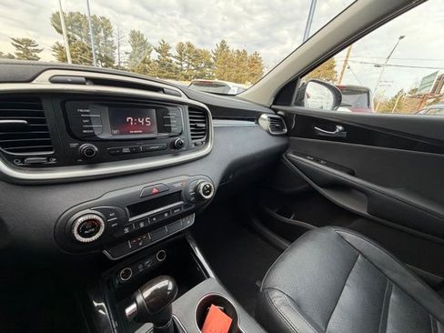 Used 2016 Kia Sorento EX image 26