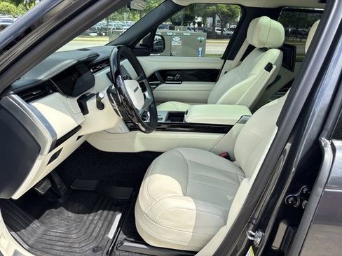 Used 2025 Land Rover Range Rover Long Wheelbase Autobiography AWD/4WD image 16