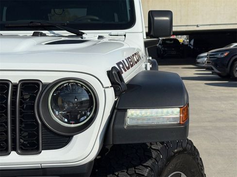 Used 2024 Jeep Wrangler Unlimited Rubicon image 4