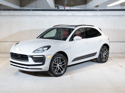 Certified 2026 Porsche Macan AWD/4WD image 1