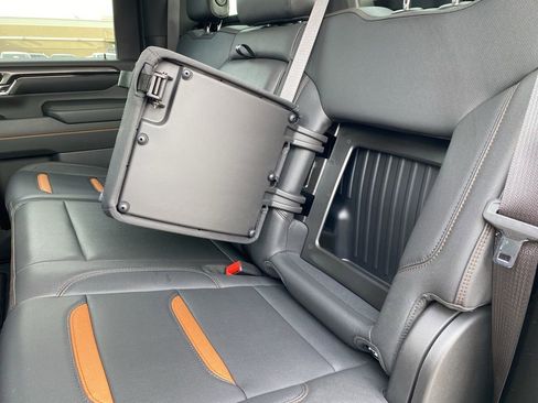 Used 2024 GMC Sierra 2500 AT4 w/ AT4 Premium Plus Package image 32