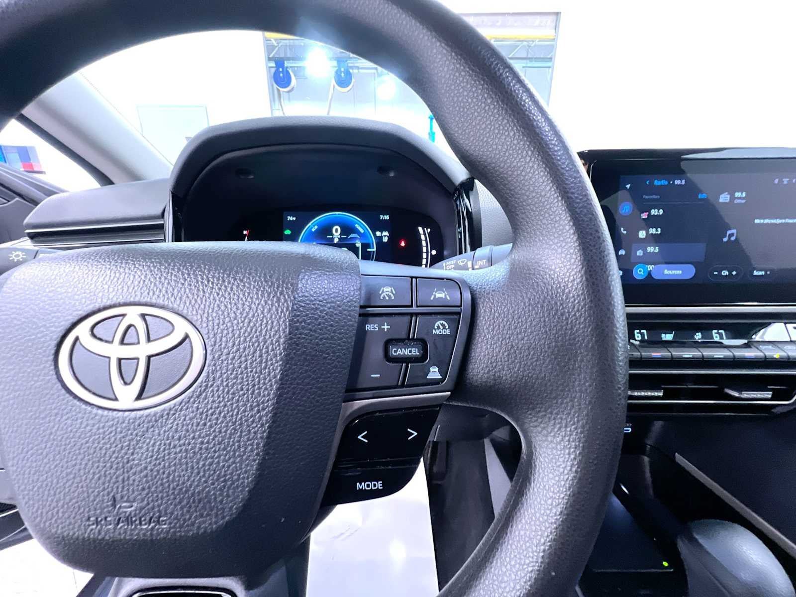 Used 2025 Toyota Camry LE FWD image 21
