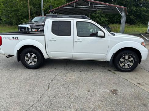 Used 2011 Nissan Frontier PRO-4X w/ Pro-4x Luxury Pkg AWD/4WD image 3