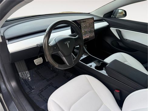 Used 2019 Tesla Model 3 Performance image 10
