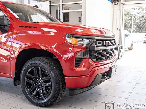 Used 2022 Chevrolet Silverado 1500 Custom w/ LPO, Dark Essentials Package AWD/4WD image 4