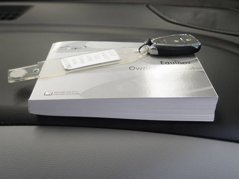 Used 2020 Chevrolet Equinox LS image 35