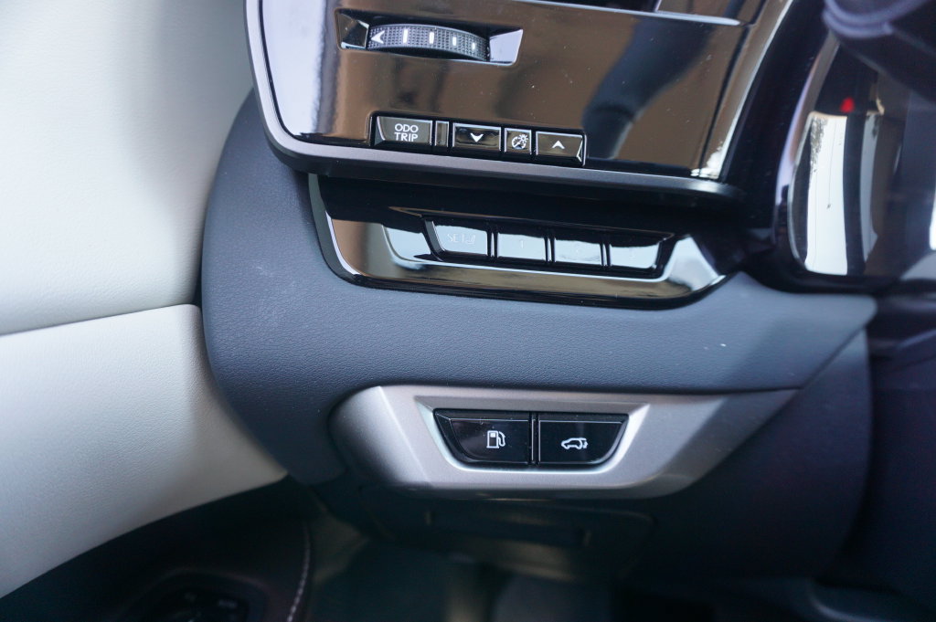 Used 2024 Lexus RX 350 Premium w/ Accessory Package (Z1) FWD image 5