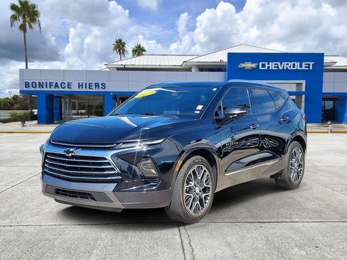 Used 2023 Chevrolet Blazer Premier w/ Driver Confidence II Package FWD image 2