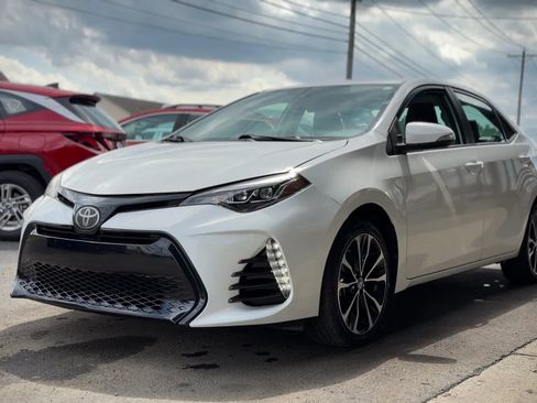 Used 2017 Toyota Corolla SE FWD image 5
