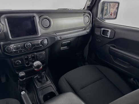 Used 2022 Jeep Wrangler Unlimited Sport image 23