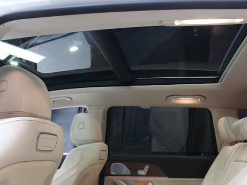 Used 2020 Mercedes-Benz GLS 450 4MATIC image 29