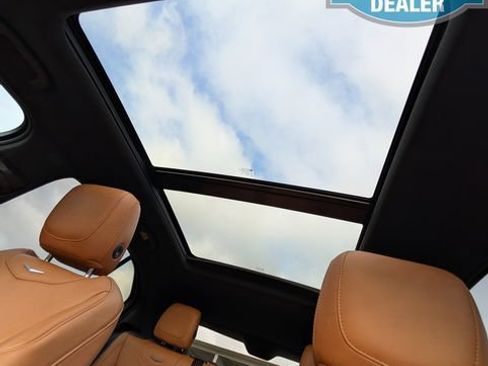 Used 2023 Cadillac XT4 Sport FWD image 11