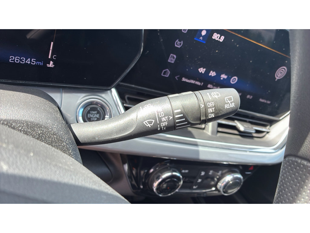 Used 2025 Chevrolet Trax LT FWD image 20