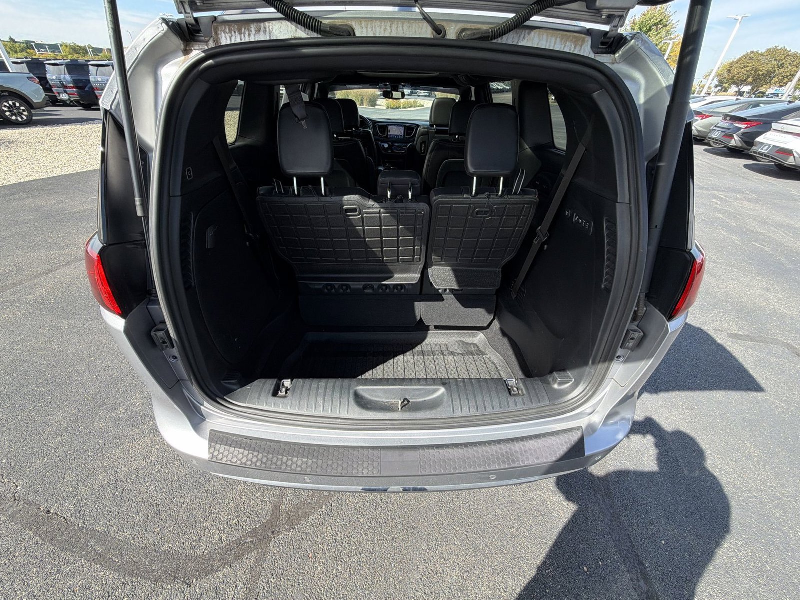Used 2020 Chrysler Pacifica Limited FWD image 26