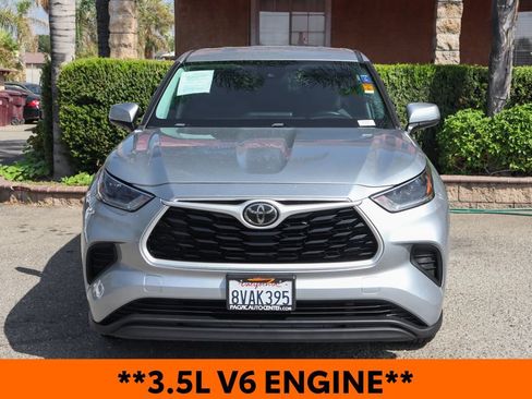 Used 2021 Toyota Highlander L FWD image 3