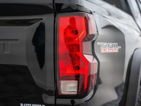 Used 2025 Chevrolet Colorado Trail Boss AWD/4WD image 8