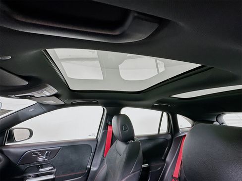 New 2026 Mercedes-Benz GLA 35 AMG 4MATIC image 24